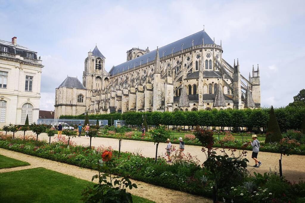 Aux 3 Maillets Apartamento Bourges Exterior foto